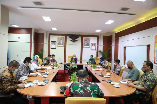 Pjs Wali Kota Terima...