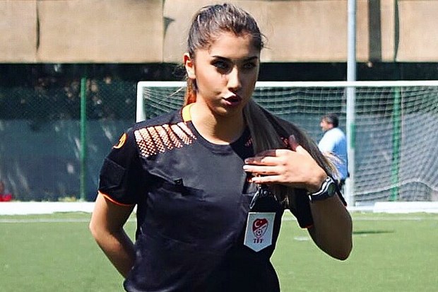 Pesona Elif Karaarslan,...