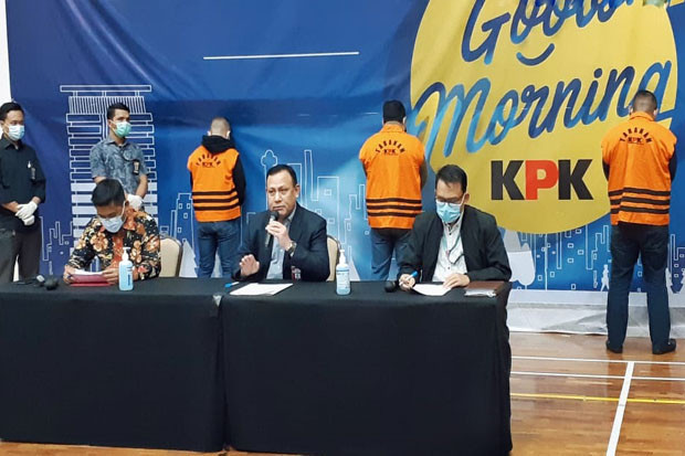 Mensos Tersangka, Pejabatnya...