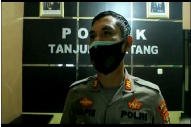 2 Oknum Polisi - Anggota...