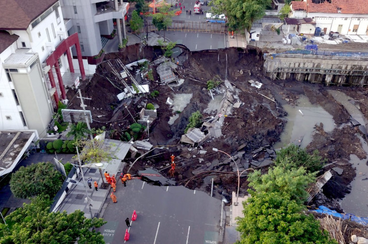 Dua Tahun Jalan Gubeng...
