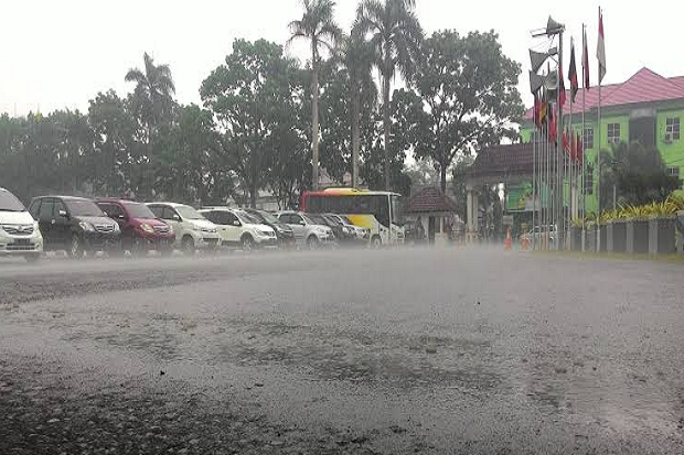 Awal Pekan, Hujan Ringan...