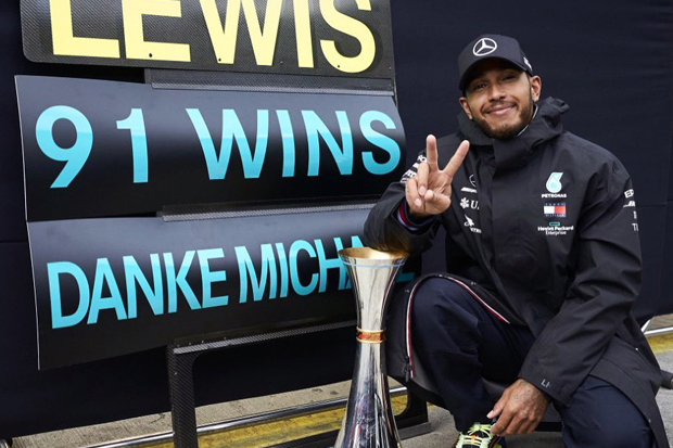 Hamilton Akhiri Musim...