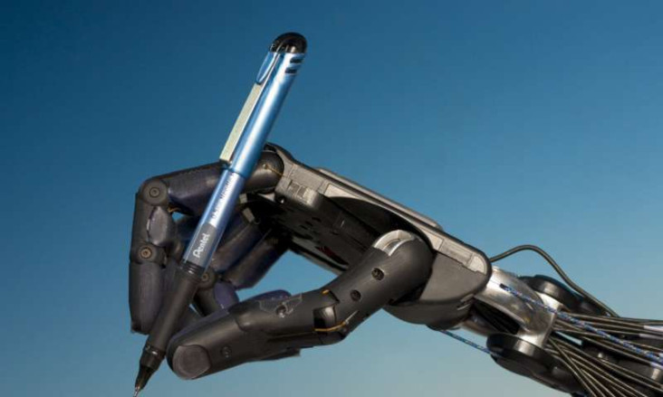Tangan Robot Bergerak...