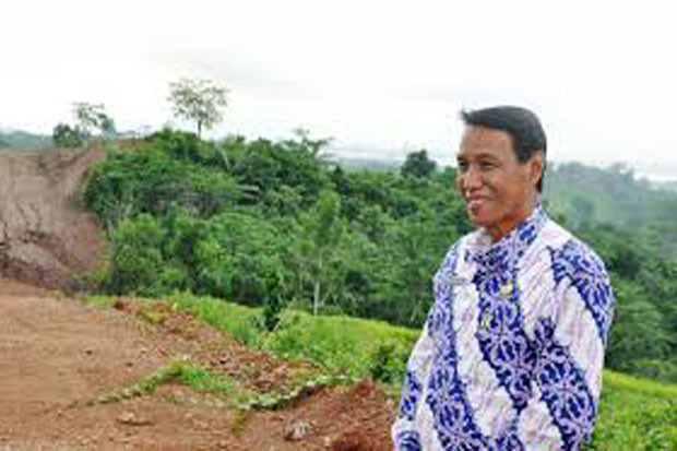 Memeras, Mantan Bupati...