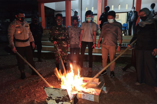 KPU Luwu Timur Musnahkan...