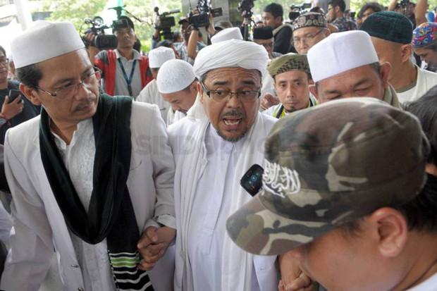 6 Anggota FPI Tewas,...