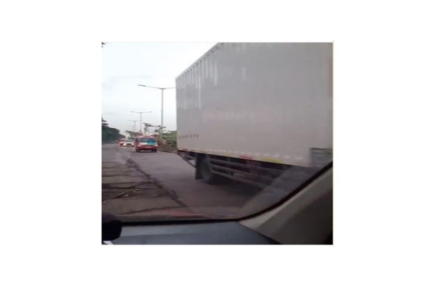 Jalan Rusak Sebabkan...