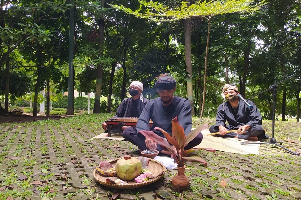 Usir COVID-19 Dari Cimahi,...