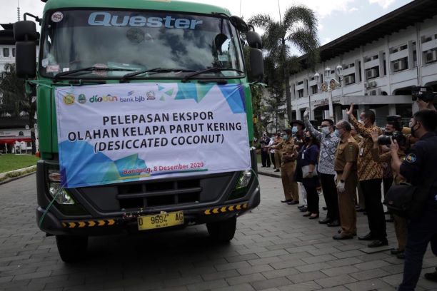 Ridwan Kamil Lepas Ekspor...