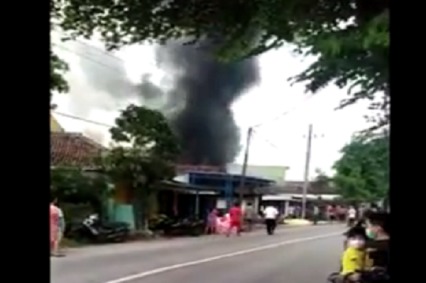 3 Rumah Terbakar, Petugas...
