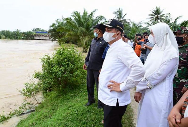 Curah Hujan Tinggi,...