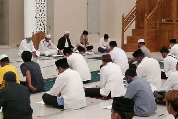 Pejabat, Ulama hingga...