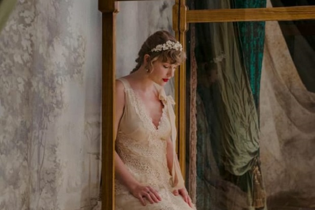 Kejutan Lagi! Taylor...