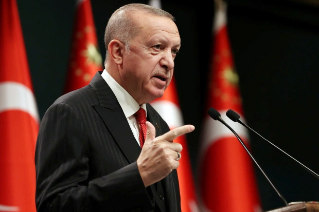 Protes Puisi Erdogan,...