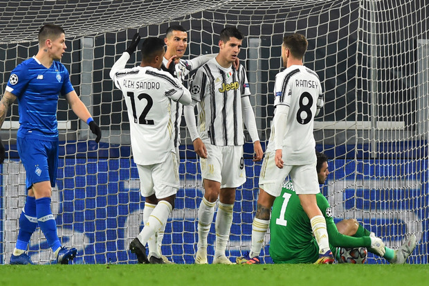 Alex Sandro Akui Milan...