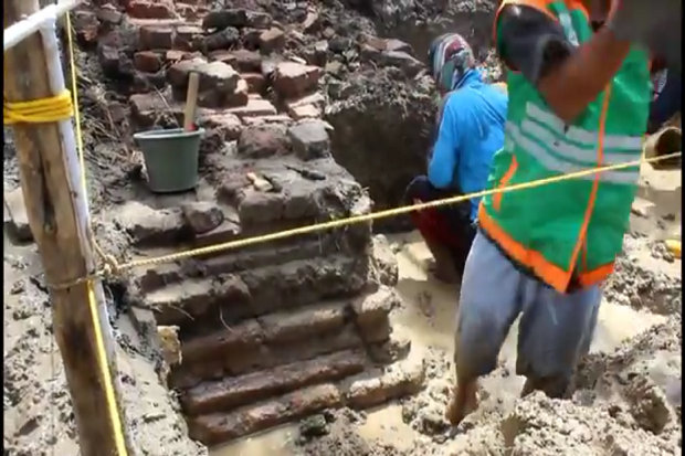Diduga Bangunan Candi,...