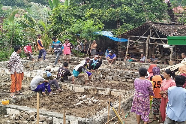 Bangun Pondasi Rumah,...
