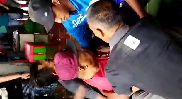 Melerai Perkelahian,...
