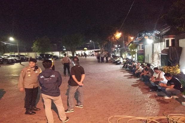 Ratusan Polisi Siaga...