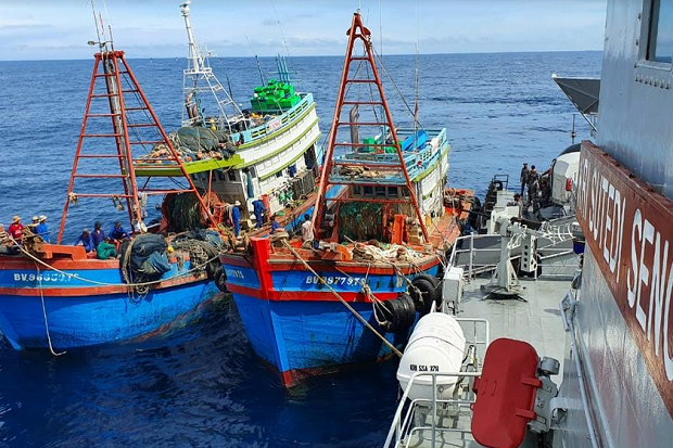 2 Kapal Ikan Asing Berbendera...