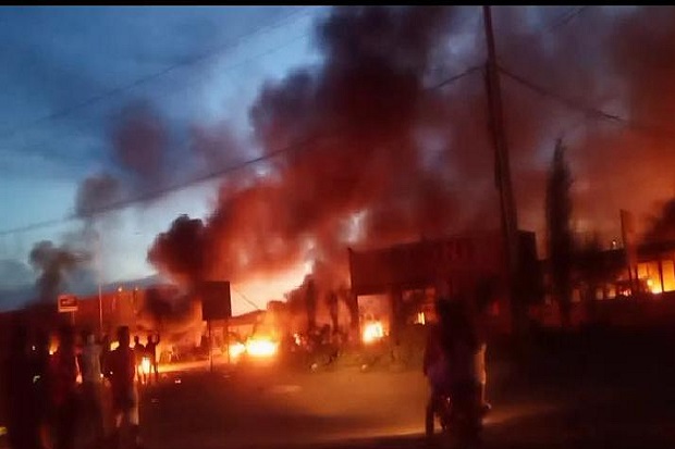 Buruh PT VDNI Melawan,...
