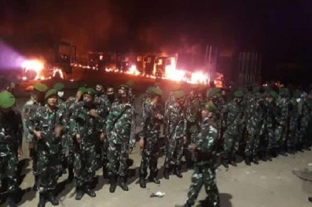 Redam Aksi Massa Bupati...