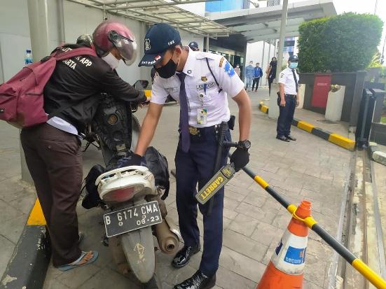 Pasca-Dilempar Bom Molotov,...