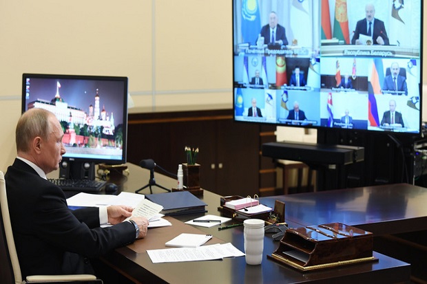 Putin Dituding Sembunyi...