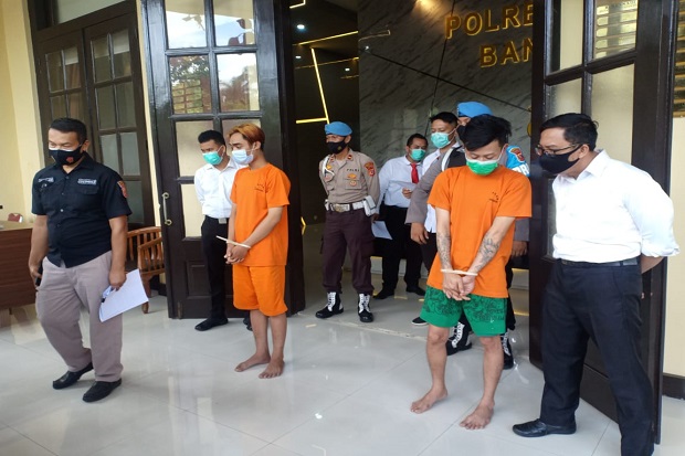 Jalankan Bisnis Esek-esek...