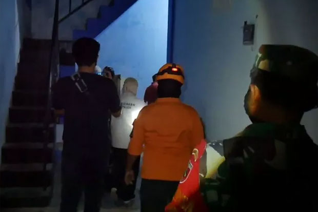 Petugas Jaring 2 Pasang...