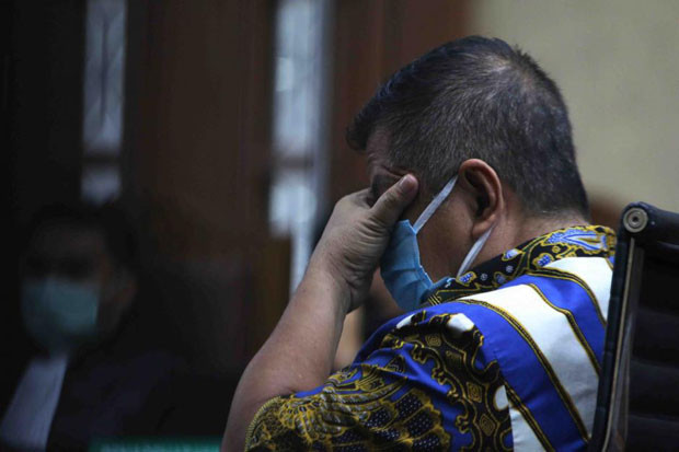 Dituntut 1,5 Tahun Penjara,...