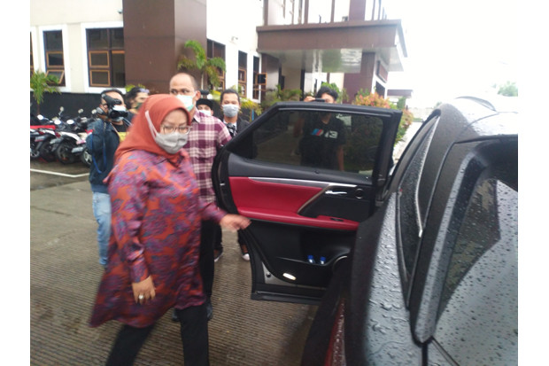 Dicecar 50 Pertanyaan...