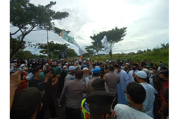Polisi Bubarkan Aksi...