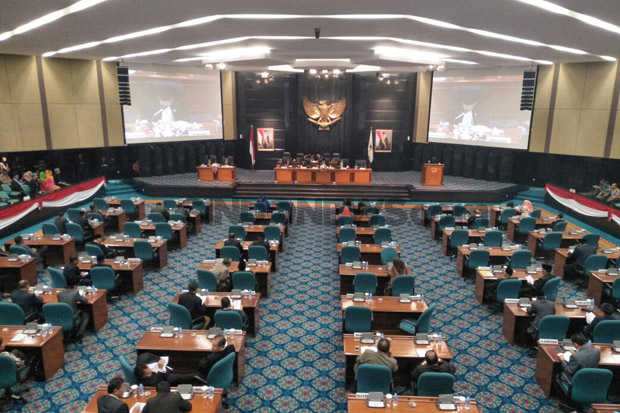 Aksi Walk Out DPRD DKI,...
