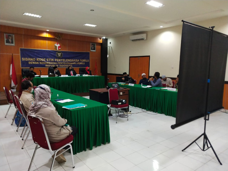 Sidang DKPP-RI, KPU...