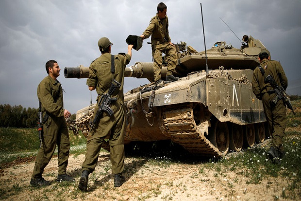 Operator Tank Tempur...