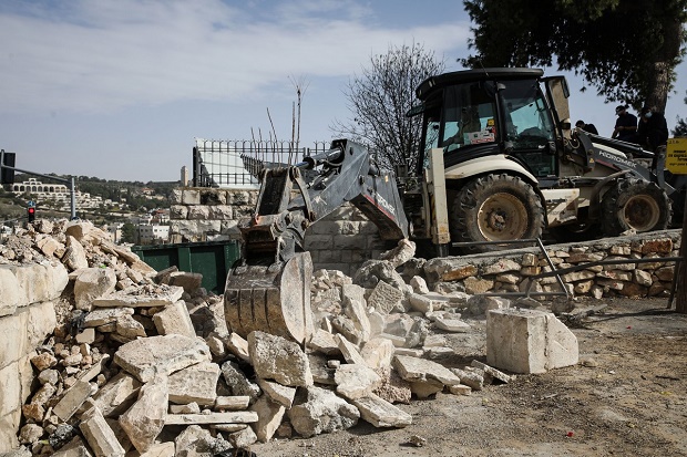 Israel Robohkan Dinding...
