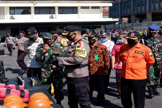 Curah Hujan Tinggi,...
