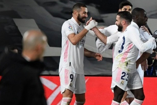 Di Mata Zidane, Benzema...