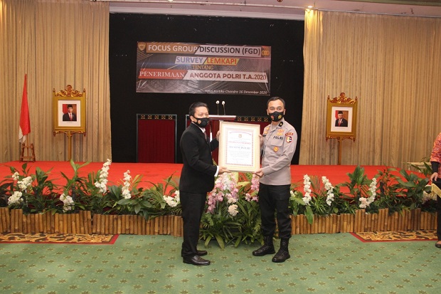 SDM Polri Raih Penghargaan...