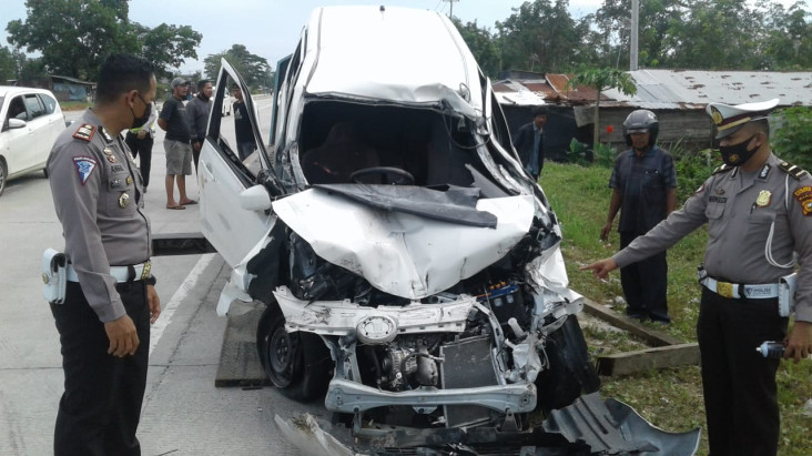 Tabrak Bagian Belakang...