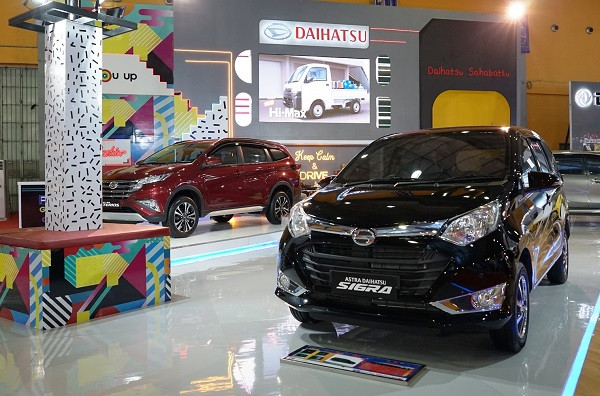 Daihatsu Tebar Promo...