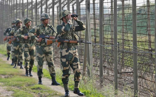 Dua Tentara Pakistan...