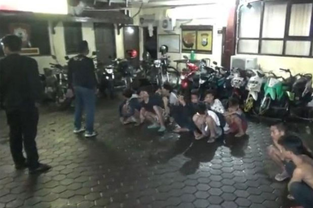 Polisi Tangkap Belasan...
