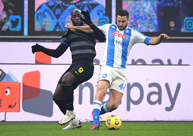 Inter Bungkam Napoli,...