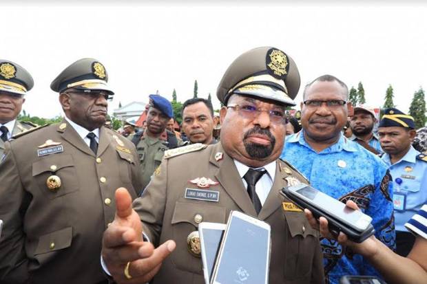 Gubernur Papua Putuskan...