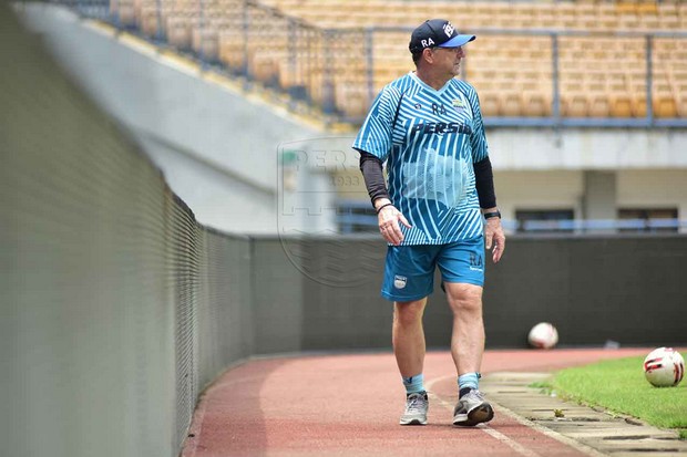 Robert Akui Persib Mungkin...