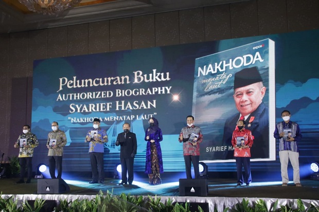 Nakhoda Menatap Laut,...