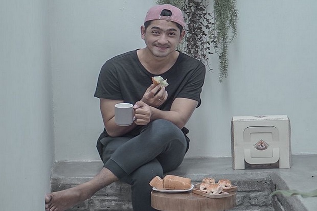 Sukses di Sinetron Ikatan...
